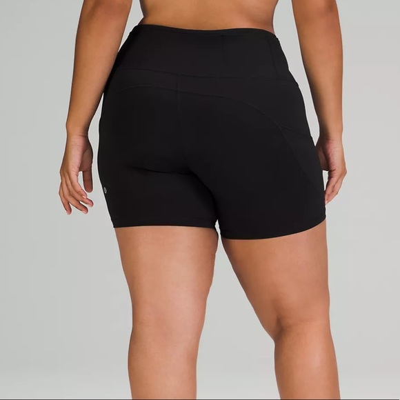 Lululemon Women’s Black Fast and Free High-Rise Short 6" (Non-Reflective) Size 6 - Picture 3 of 8